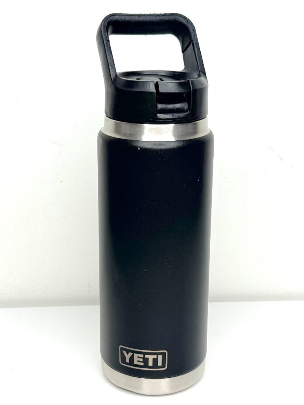 YETI 26 oz Rambler Stainless Steel Outdoor Travel Gym Reusable Bottle Black